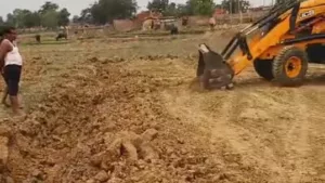 1000464698